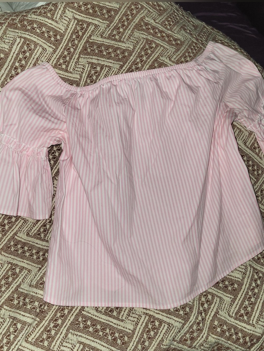 Pink and white striped off-shoulder crop top ruffled sleeves 97 % COTTON Size M
